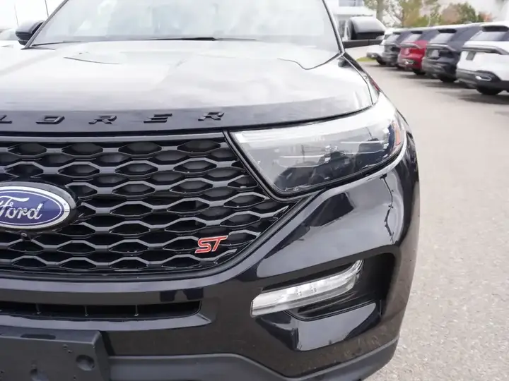 Ford Explorer 2022 photo 3