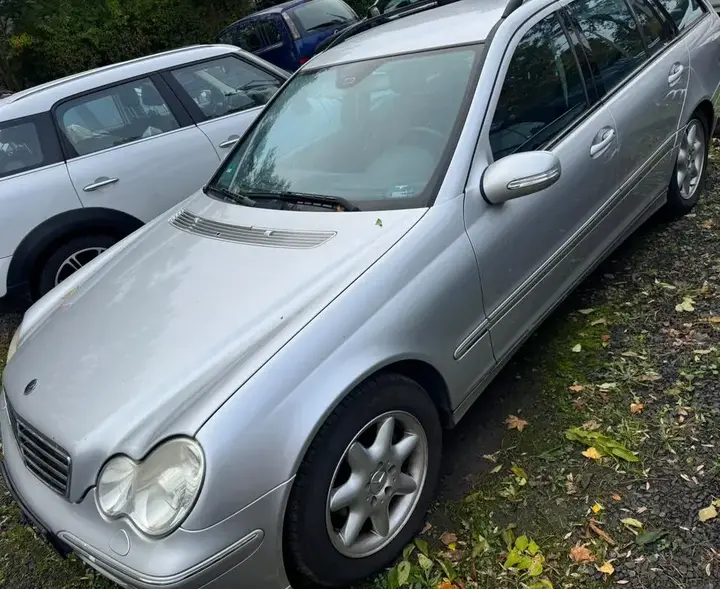 Mercedes-Benz C200