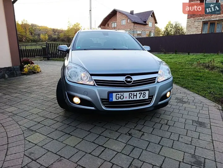 Opel Astra 2009 photo 3