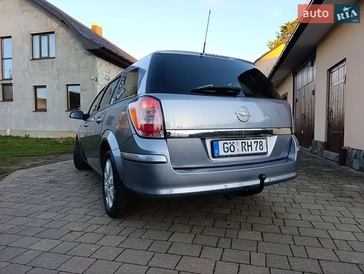 Opel Astra 2009 photo 5