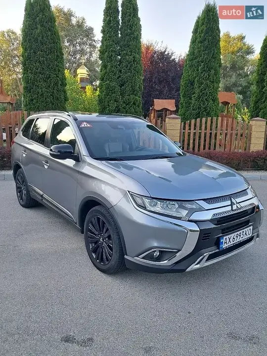 Mitsubishi Outlander 2020 photo 3