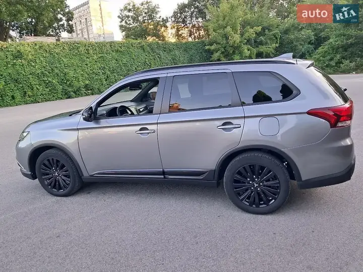 Mitsubishi Outlander 2020 photo 4