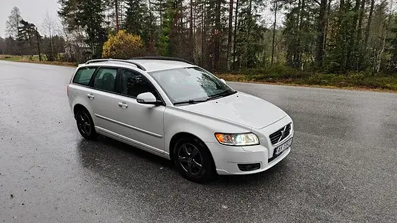Volvo V50 2011 photo 4