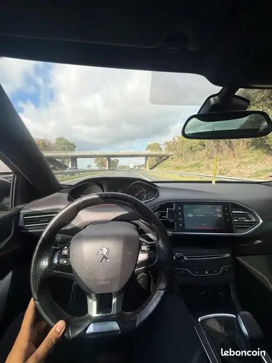 Peugeot 308 2017 photo 3