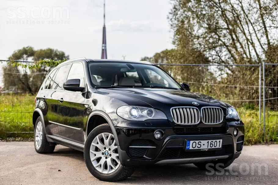 BMW X5 2011 photo 2