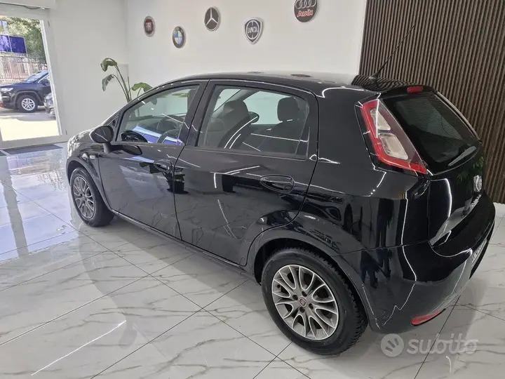 Fiat Punto 2012 photo 4