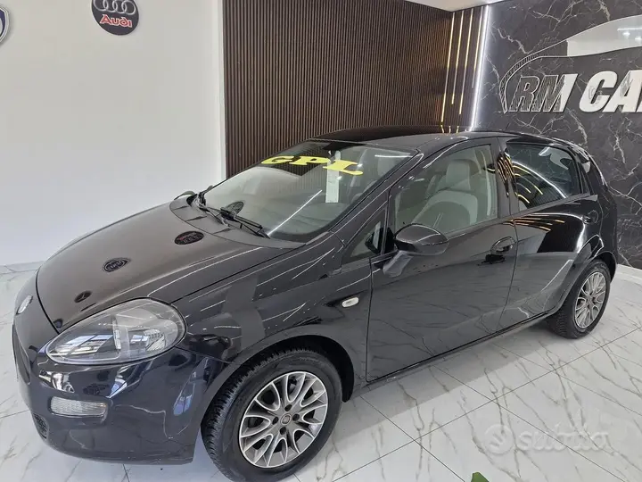 Fiat Punto 2012 photo 3