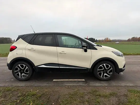 Renault Captur 2016 photo 2