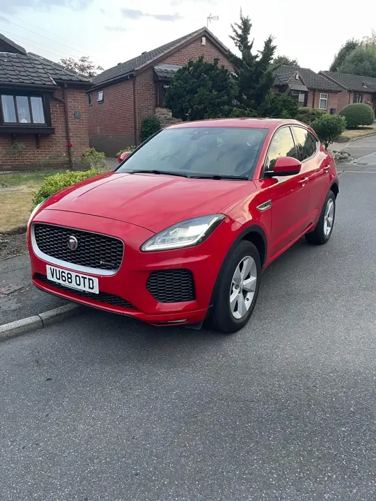 Jaguar E-Pace 2018 photo 3