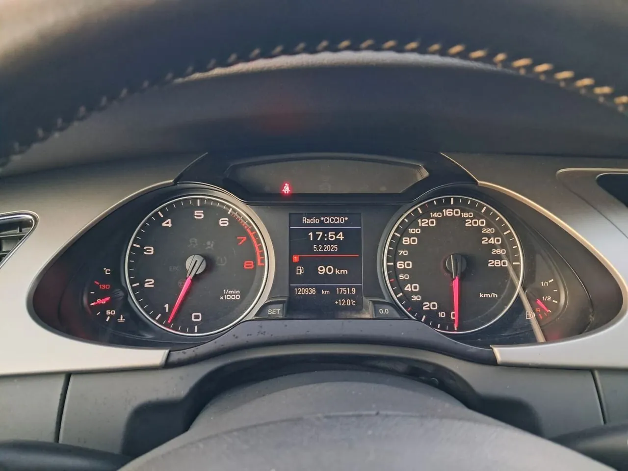 Audi A4 2009 photo 2