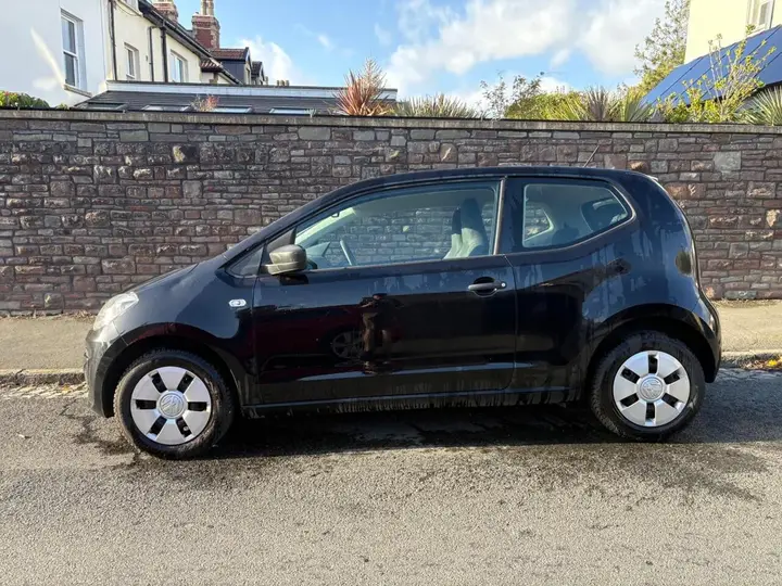 Volkswagen Up 2015 photo 2