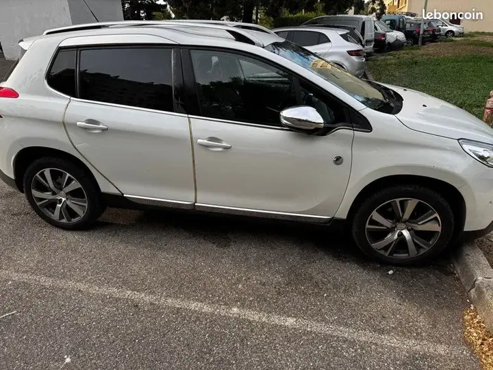 Peugeot 2008 2015 photo 3