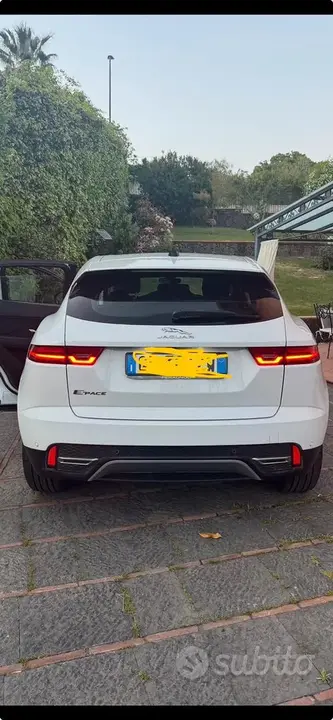 Jaguar E-Pace 2021 photo 2