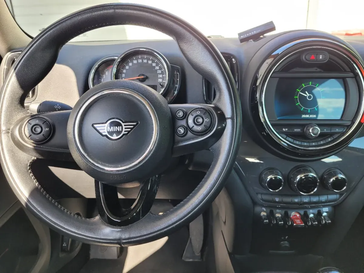Mini Countryman 2018 photo 2