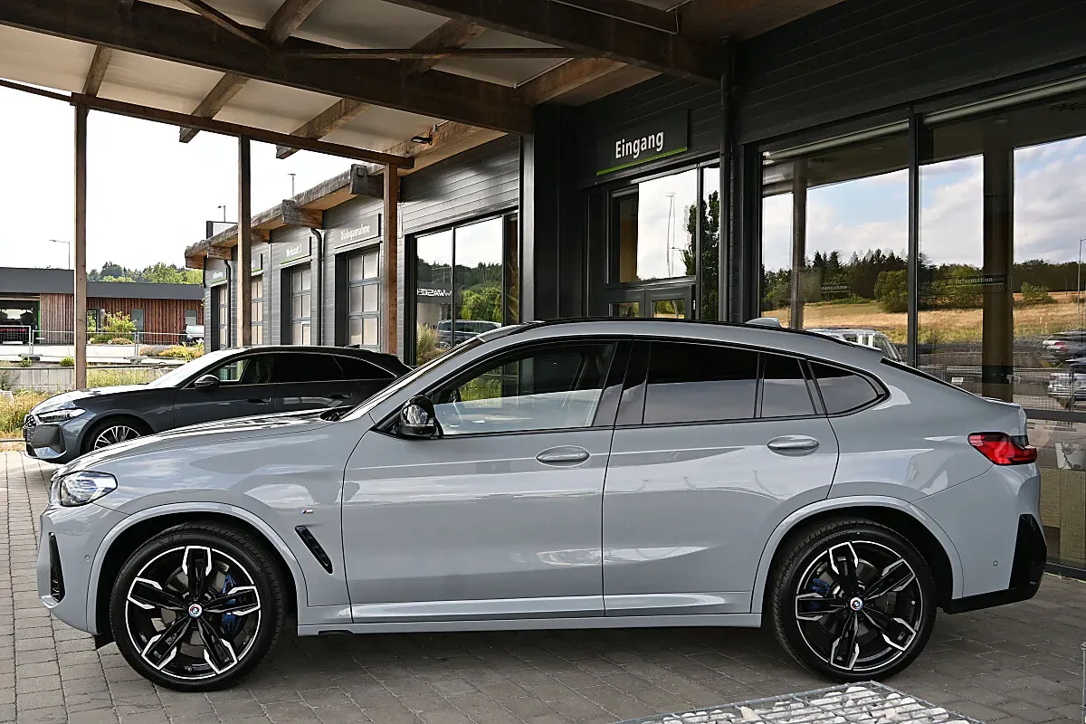 BMW X4 2023 photo 2