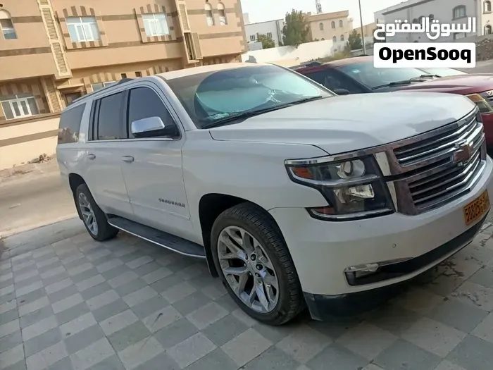 Chevrolet Suburban 2018 photo 2