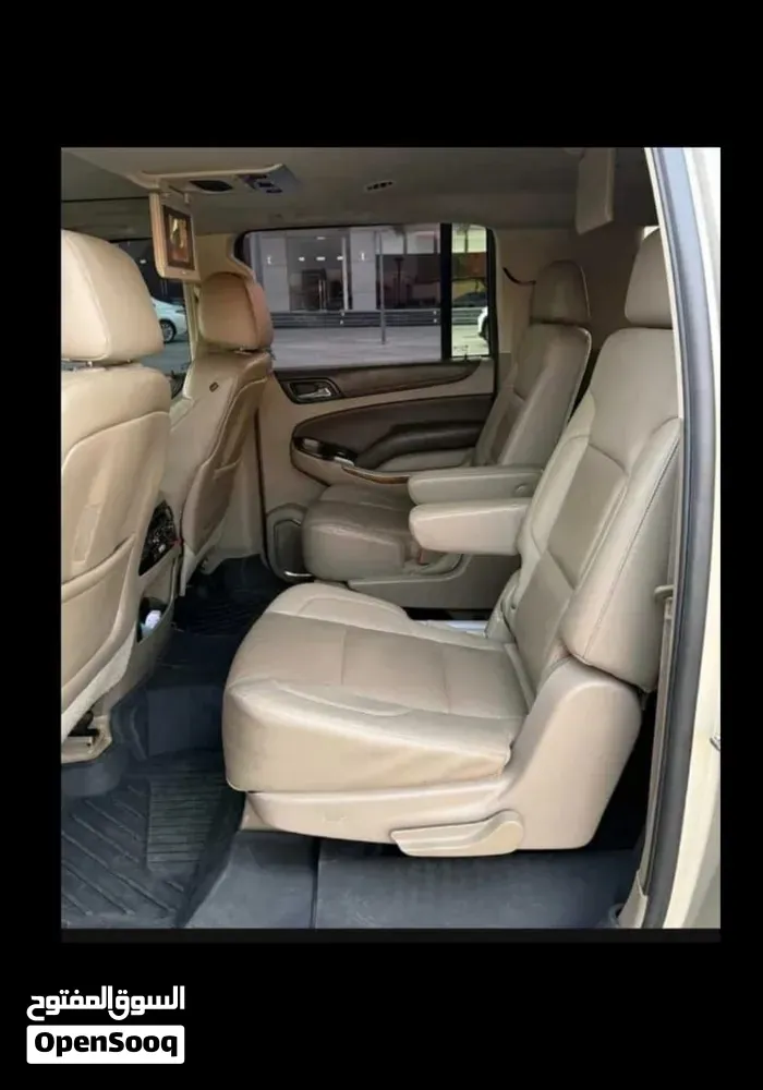 Chevrolet Suburban 2018 photo 3