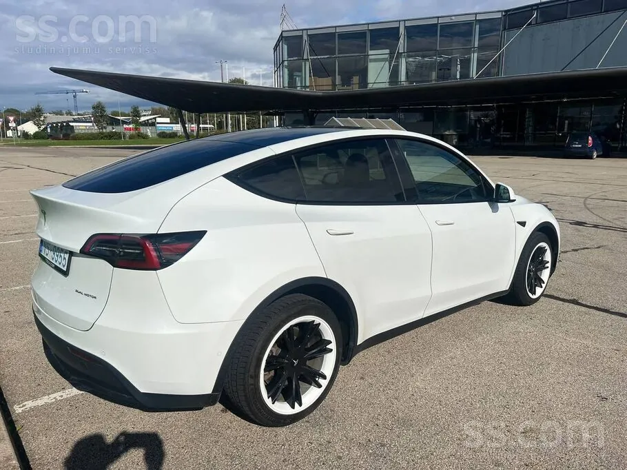 Tesla Model Y 2021 photo 3