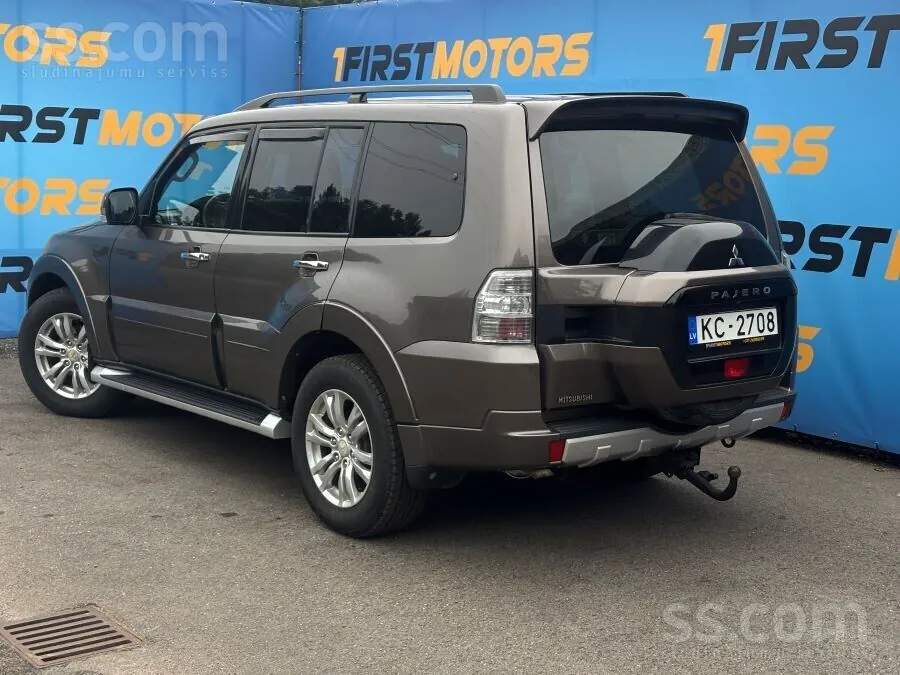 Mitsubishi Pajero 2015 photo 2