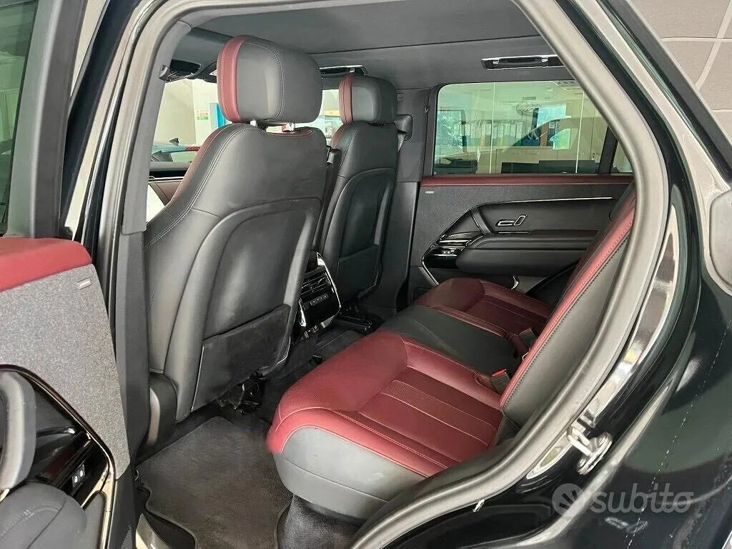 Land Rover Range Rover Sport 2025 photo 4