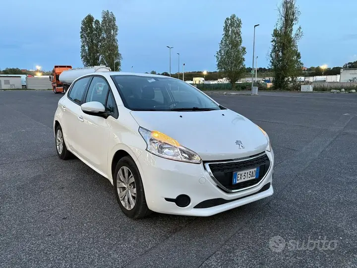Peugeot 208 2014 photo 4