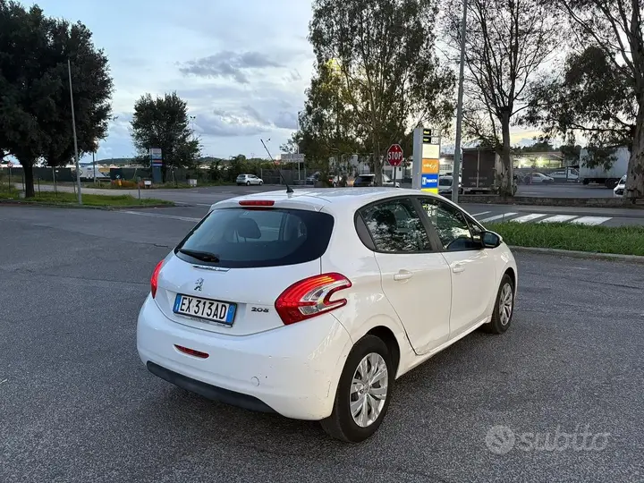 Peugeot 208 2014 photo 5