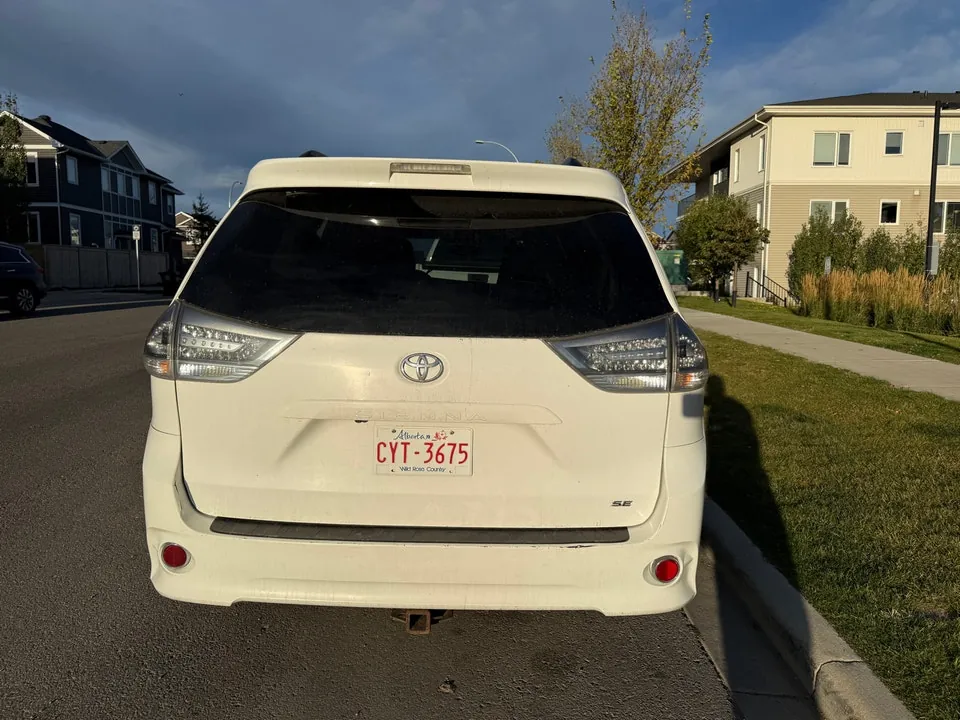 Toyota Sienna 2017 photo 3