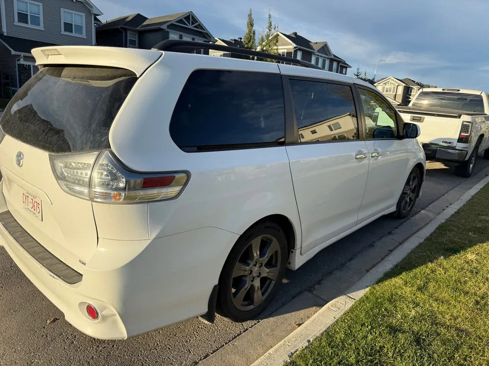 Toyota Sienna 2017 photo 4
