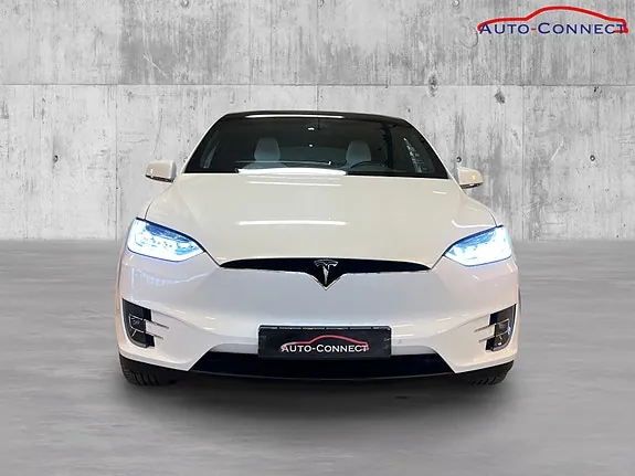 Tesla Model X 2020 photo 2