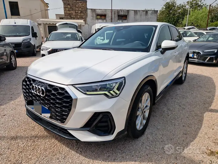 Audi Q3 2023 photo 2