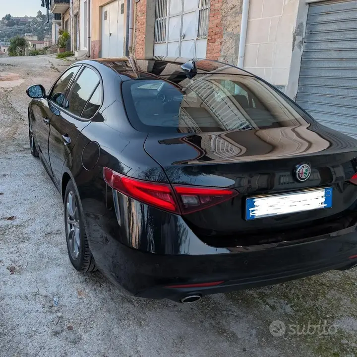 Alfa Romeo Giulia 2018 photo 3