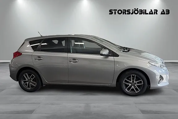 Toyota Auris 2015 photo 2