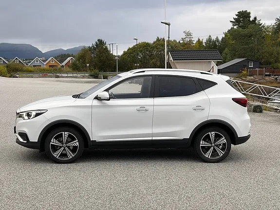 MG Zs Ev 2021 photo 2
