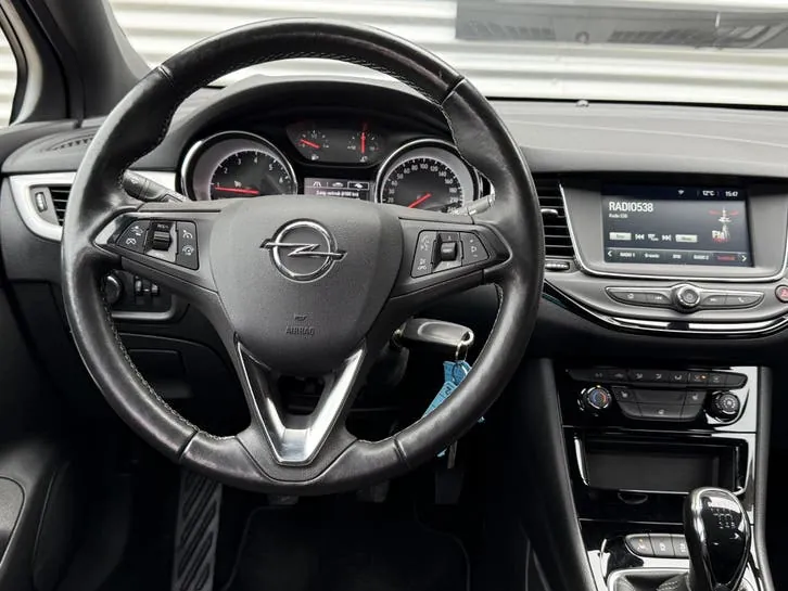 Opel Astra 2020 photo 2
