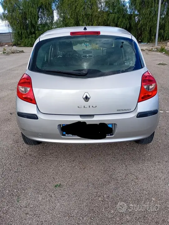 Renault Clio 2007 photo 3