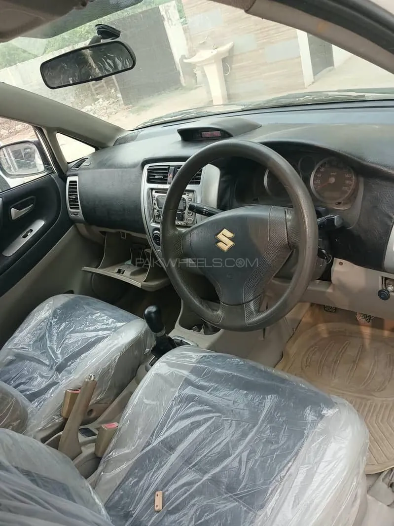 Suzuki Liana