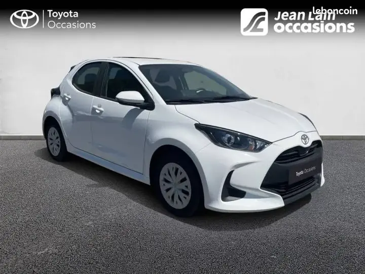 Toyota Yaris 2024 photo 3