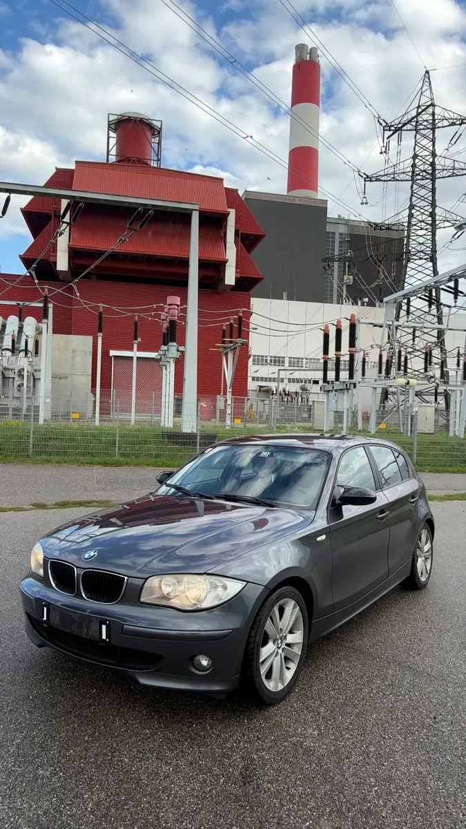 BMW 1 Series 2005 photo 2