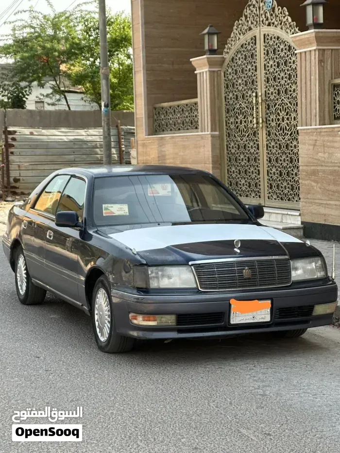 Toyota Crown 1995 photo 2