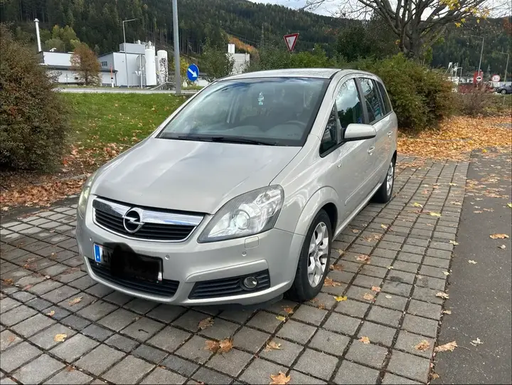 Opel Zafira 2007 photo 2