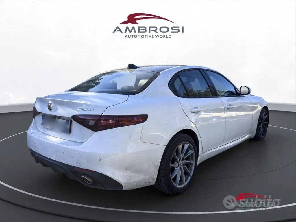 Alfa Romeo Giulia 2017 photo 3