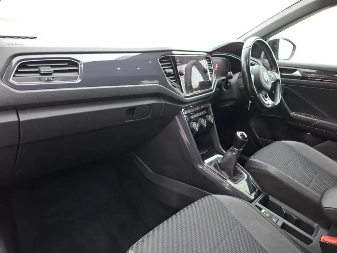 Volkswagen T-Roc 2019 photo 5