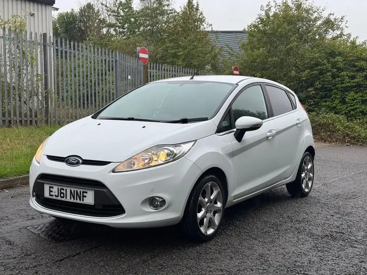 Ford Fiesta 2011 photo 3