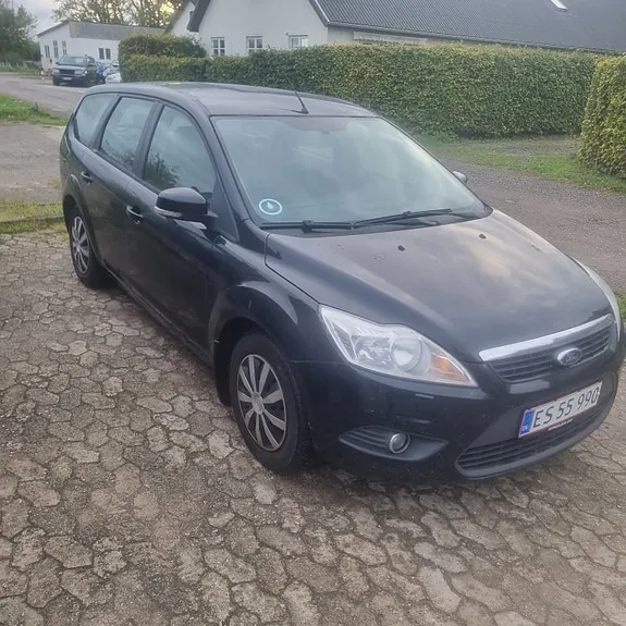 Ford Focus 2010 photo 3