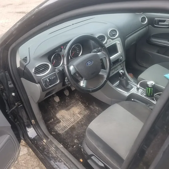 Ford Focus 2010 photo 5