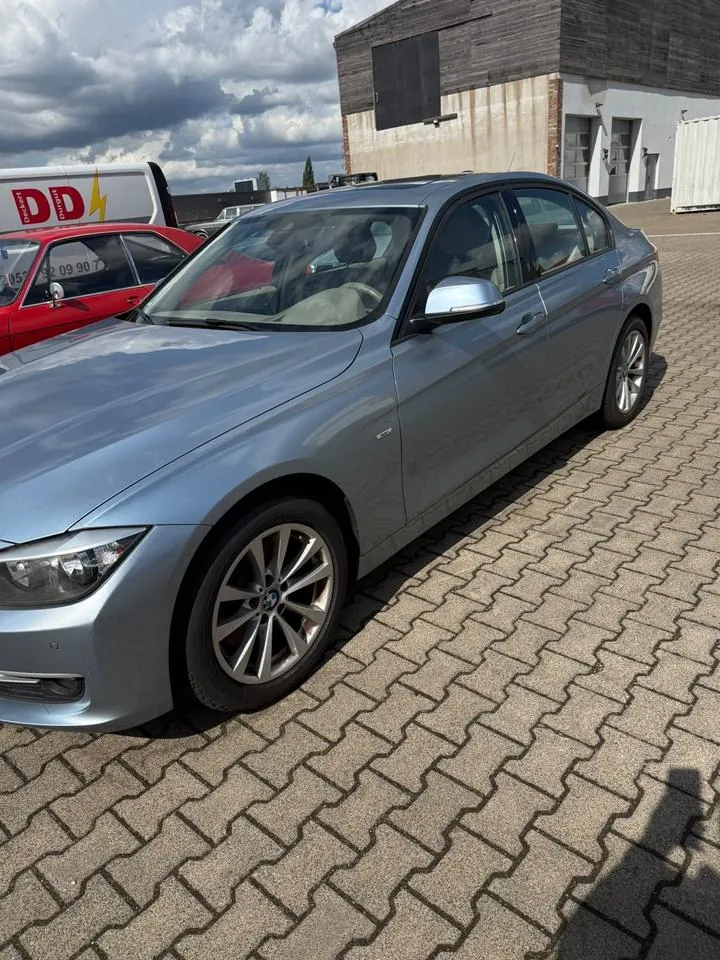 BMW 328I
