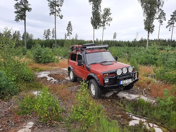 Lada Niva 1998 photo 2