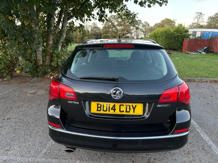 Vauxhall Astra 2014 photo 5