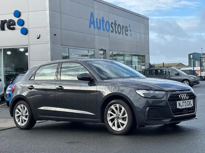 Audi A1 2023 photo 2