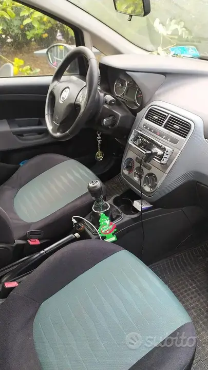 Fiat Punto 2009 photo 5